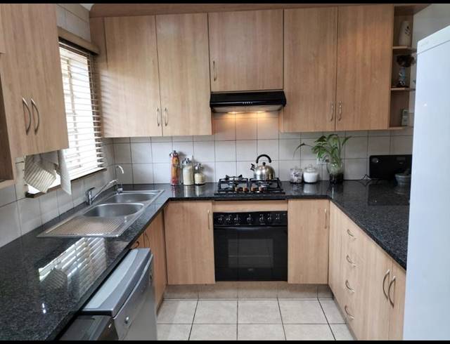 2 BEDROOM TOWNHOUSE FOR SALE IN ANNLIN